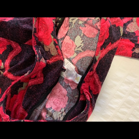 Lularoe Leggings TC Valentines - Picture 2 of 2